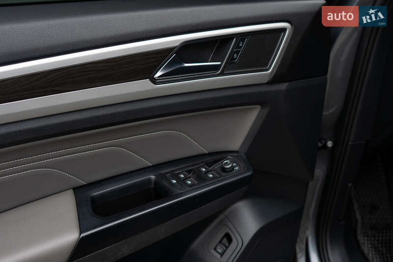 Позашляховик / Кросовер Volkswagen Atlas 2021 в Києві