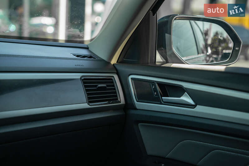 Позашляховик / Кросовер Volkswagen Atlas 2020 в Чернівцях