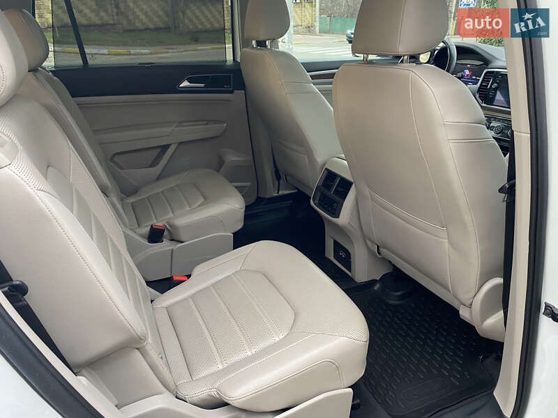 Позашляховик / Кросовер Volkswagen Atlas 2018 в Києві