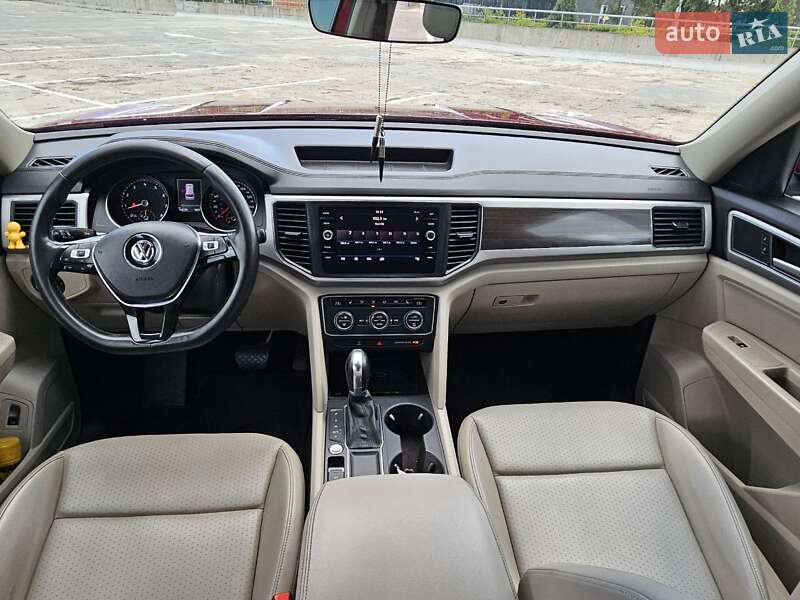Позашляховик / Кросовер Volkswagen Atlas 2017 в Києві