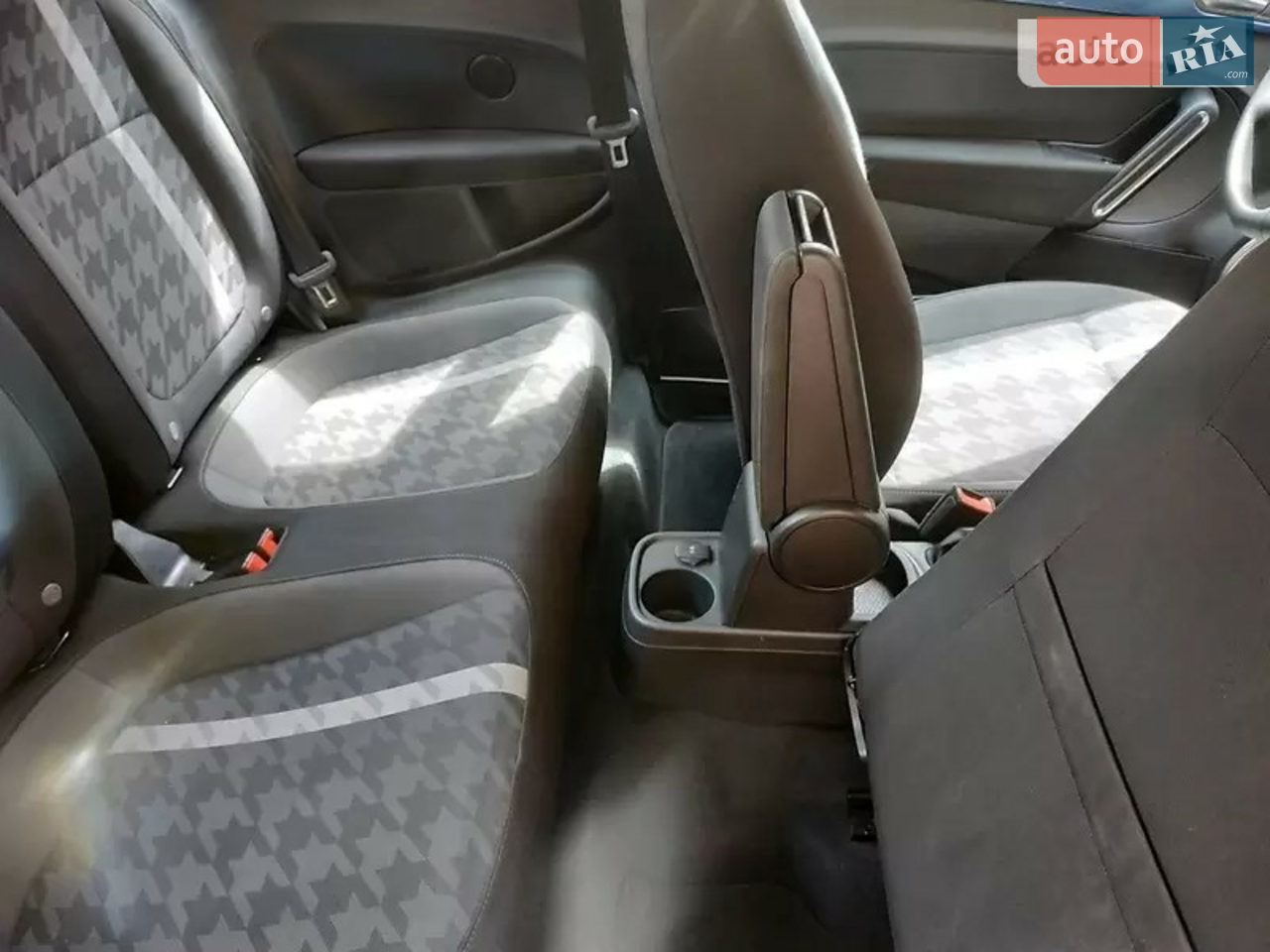 2017 Volkswagen Beetle - мініатюра 9
