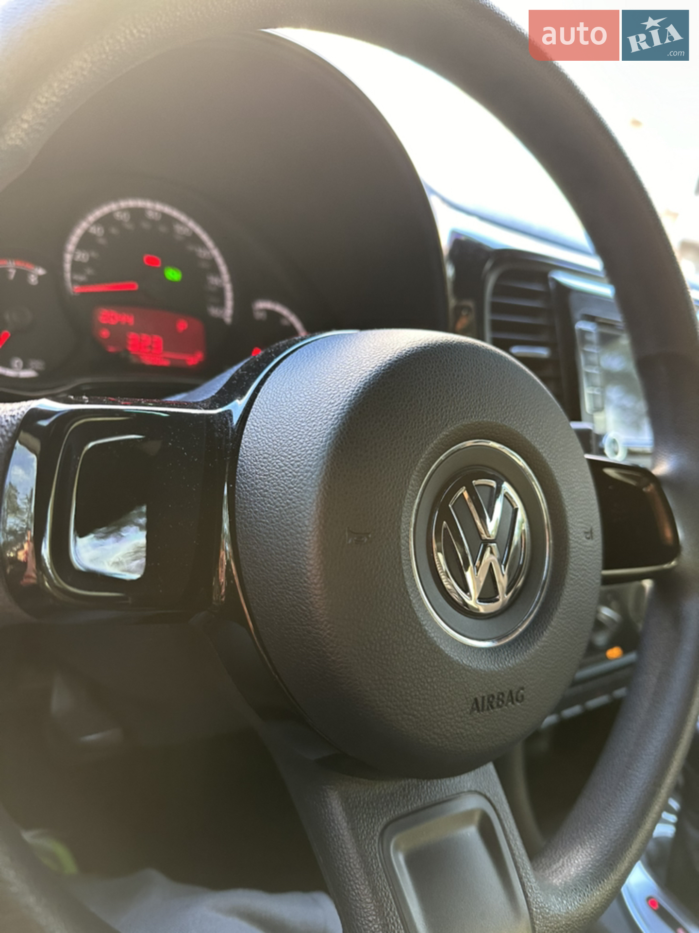 2015 Volkswagen Beetle - мініатюра 2