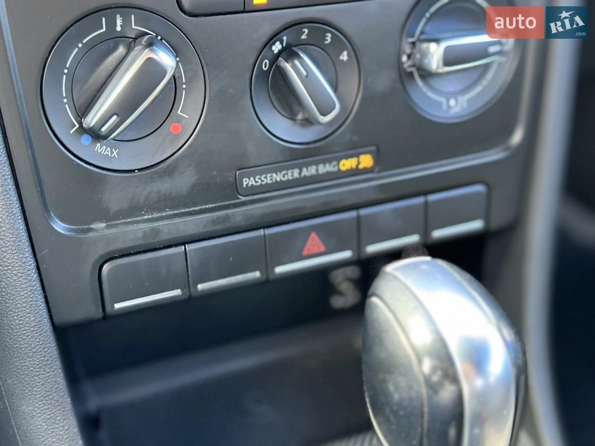 2015 Volkswagen Beetle - мініатюра 37
