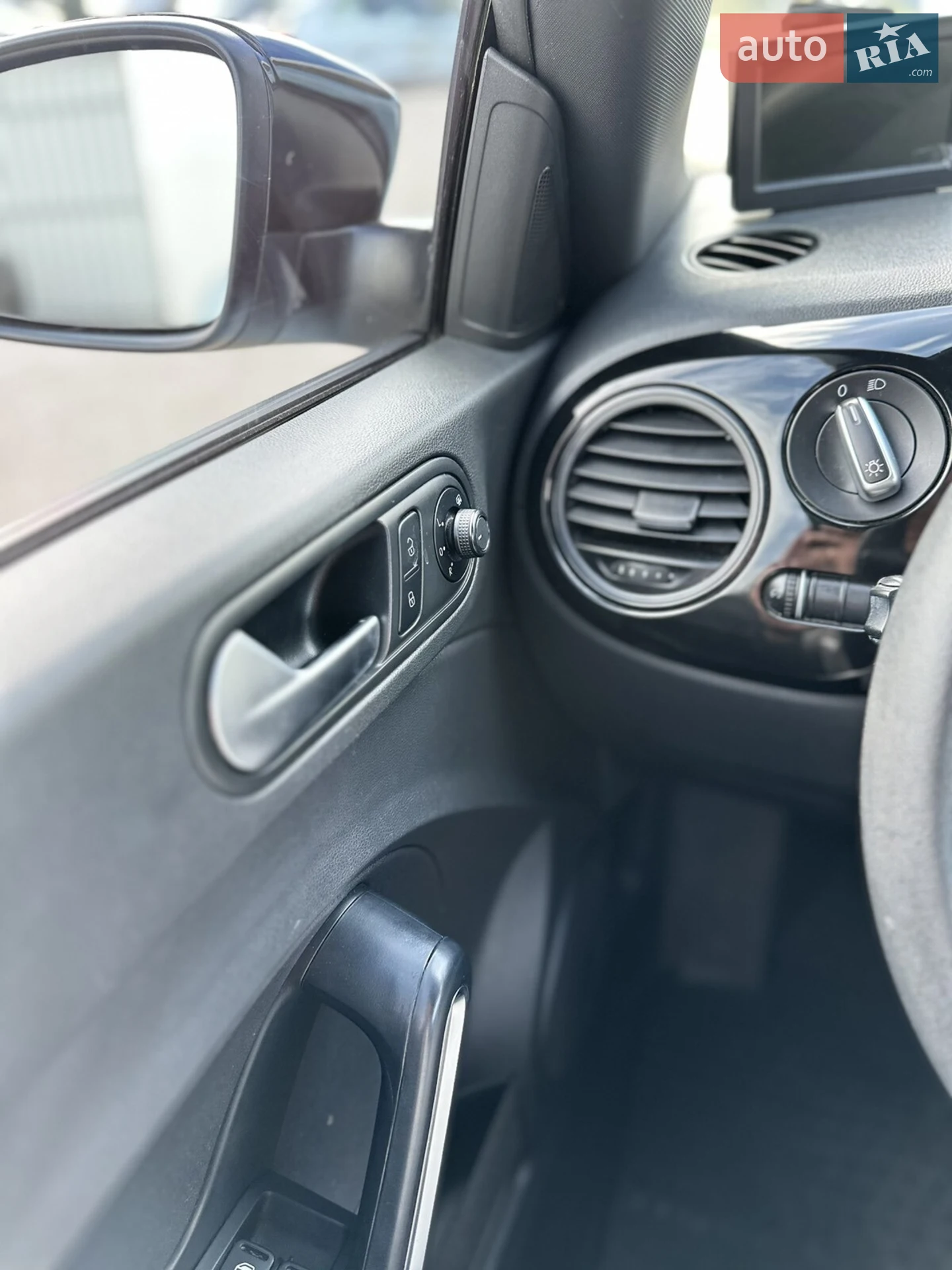 2015 Volkswagen Beetle - мініатюра 44