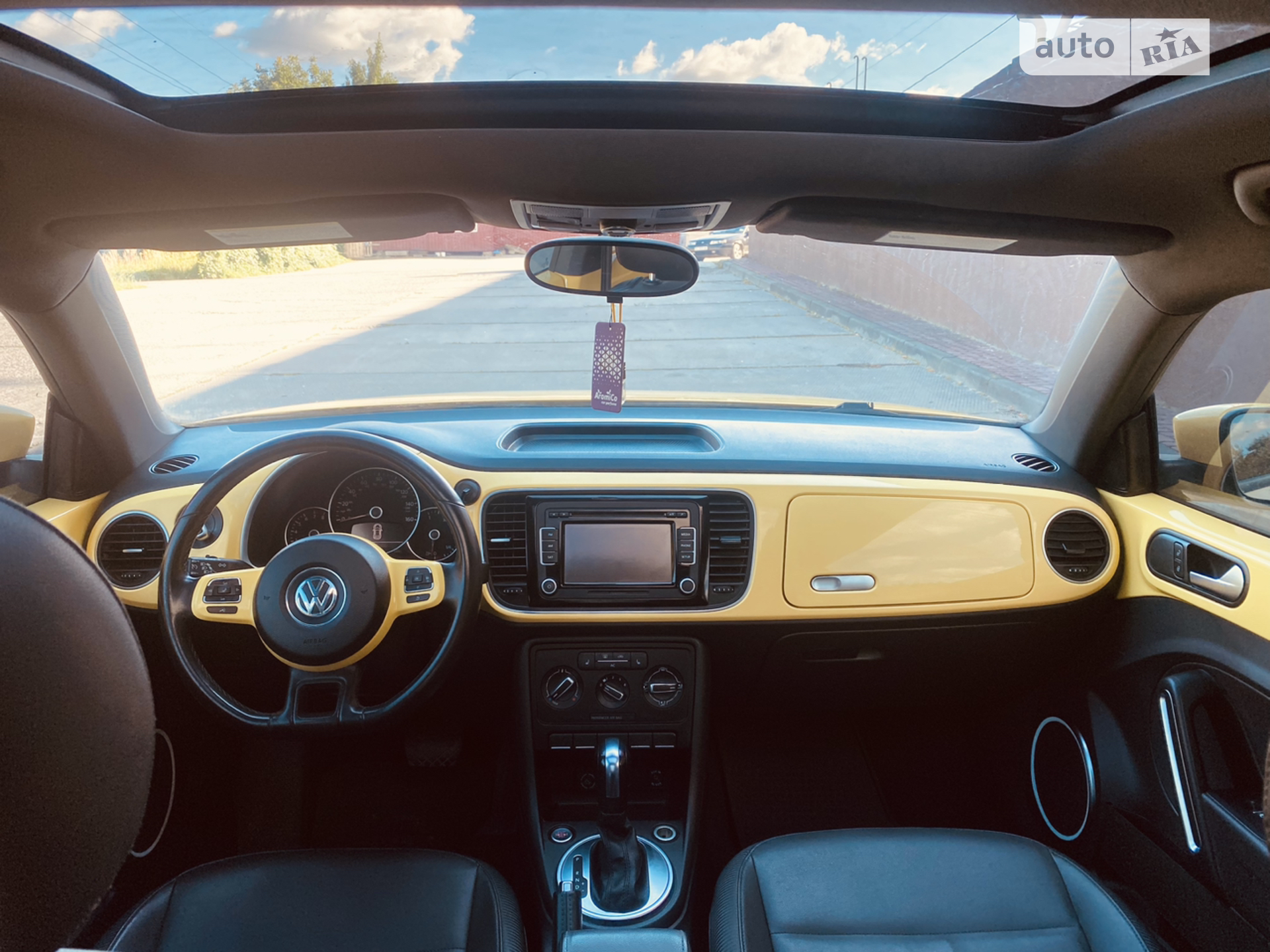 2012 Volkswagen Beetle - мініатюра 11