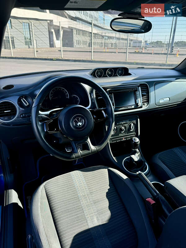 Хэтчбек Volkswagen Beetle 2012 в 