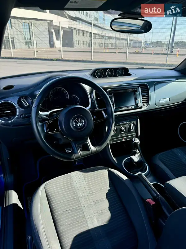 Хэтчбек Volkswagen Beetle 2012 в 
