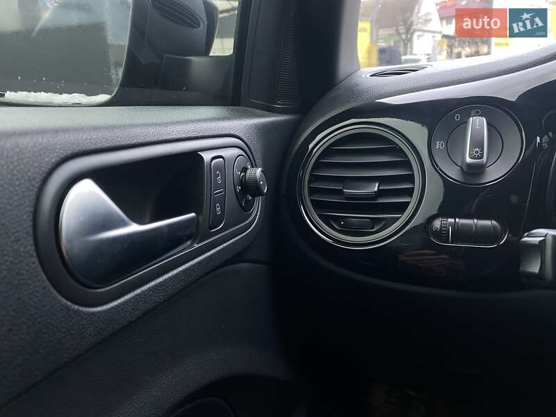Хэтчбек Volkswagen Beetle 2018 в Черновцах
