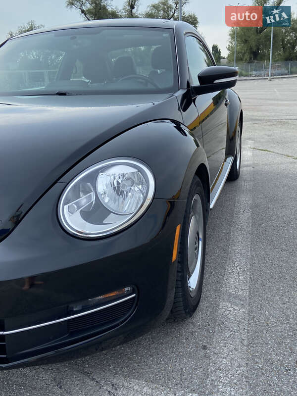 Хетчбек Volkswagen Beetle 2014 в Чернівцях