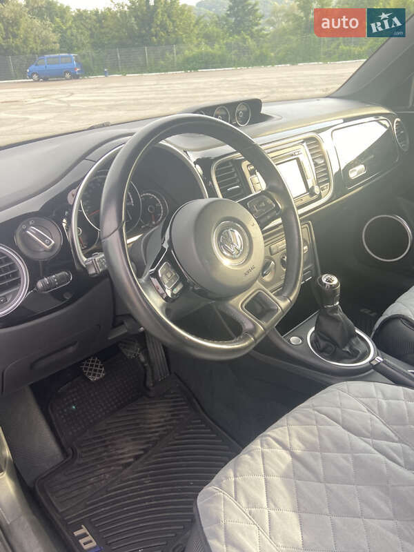 Хетчбек Volkswagen Beetle 2014 в Чернівцях