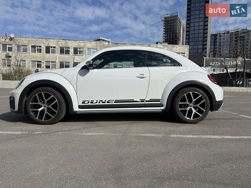 Хэтчбек Volkswagen Beetle 2016 в Киеве