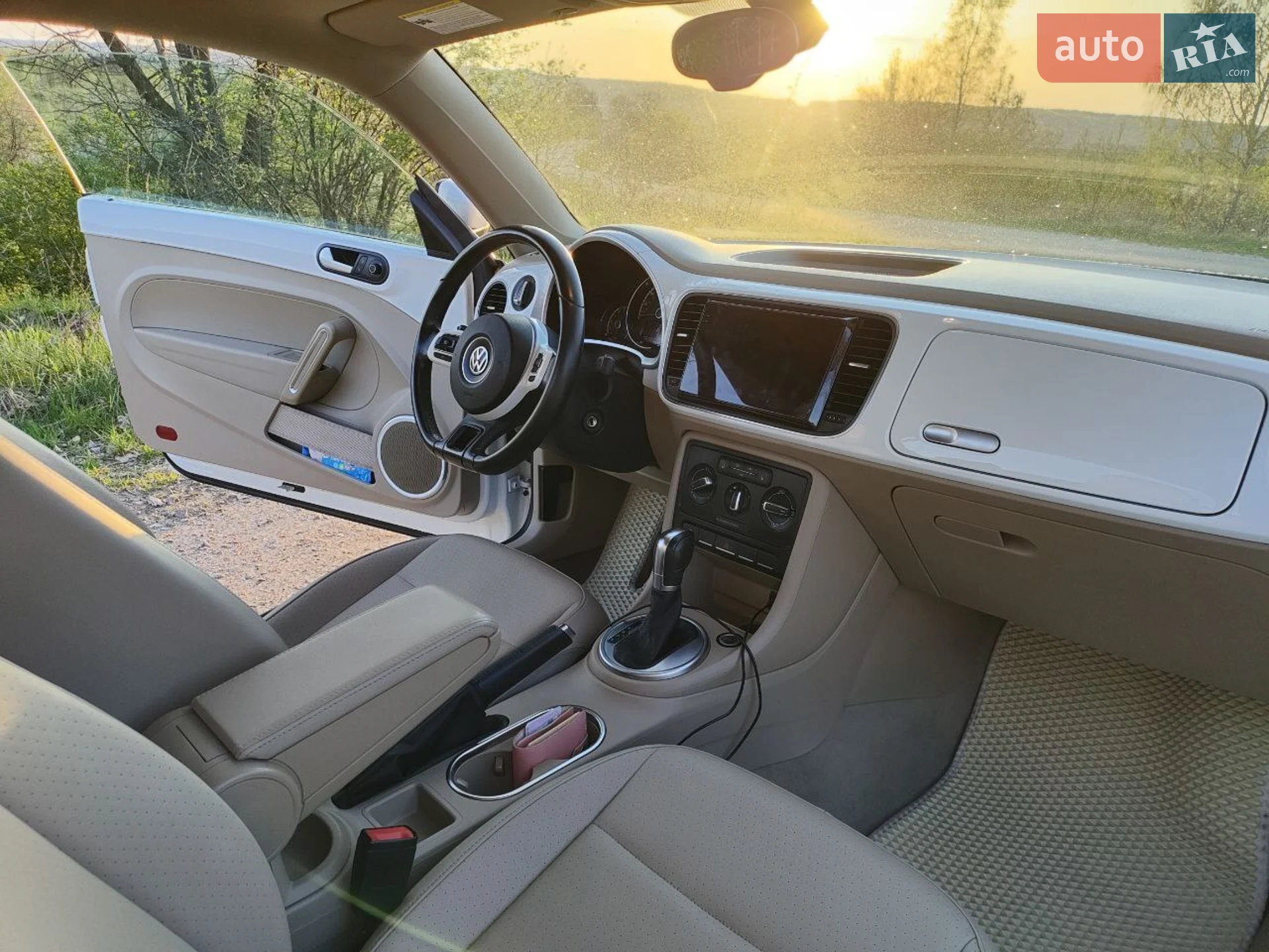 2015 Volkswagen Beetle - мініатюра 12