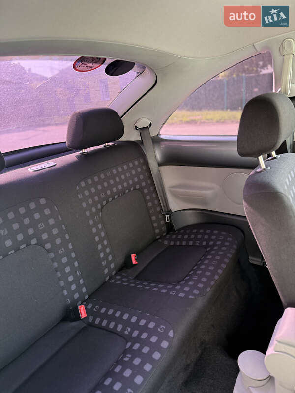 Хетчбек Volkswagen Beetle 2002 в Полтаві