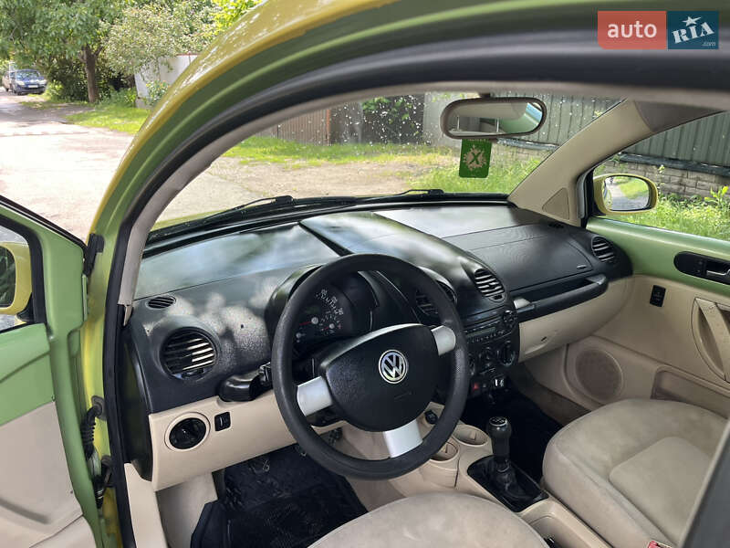 Хэтчбек Volkswagen Beetle 2001 в Киеве