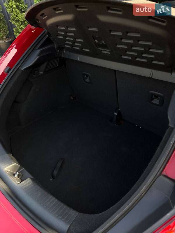 Хэтчбек Volkswagen Beetle 2012 в Днепре