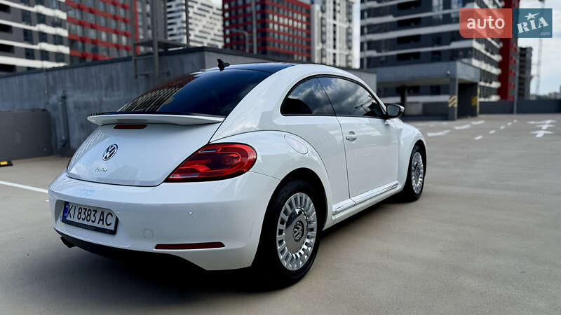Хэтчбек Volkswagen Beetle 2015 в Киеве