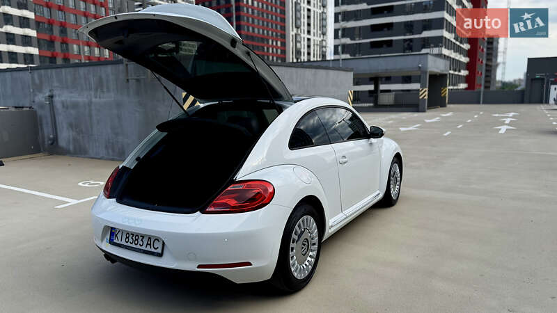Хэтчбек Volkswagen Beetle 2015 в Киеве