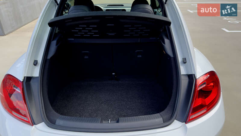 Хэтчбек Volkswagen Beetle 2015 в Киеве