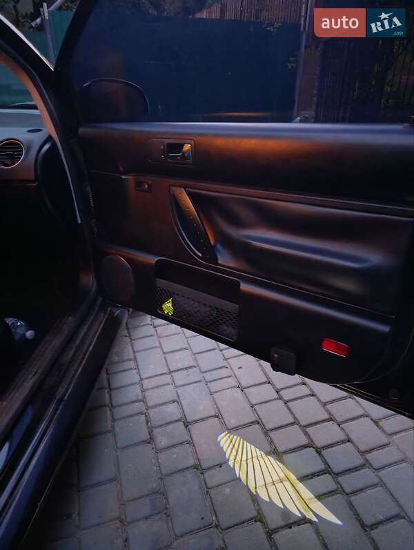 Хэтчбек Volkswagen Beetle 2010 в Киеве