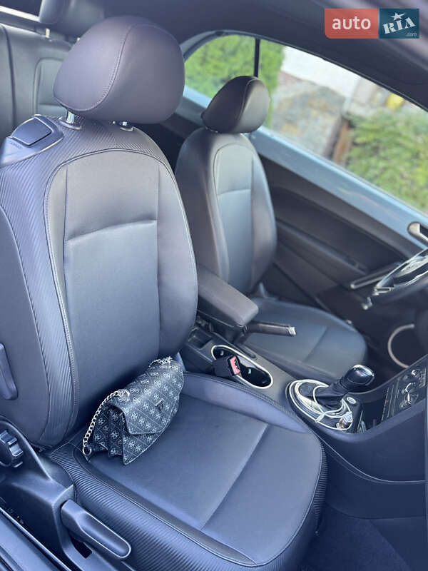 Кабриолет Volkswagen Beetle 2013 в Киеве фото 18 Кабриолет Volkswagen Beetle 2013 в Киеве