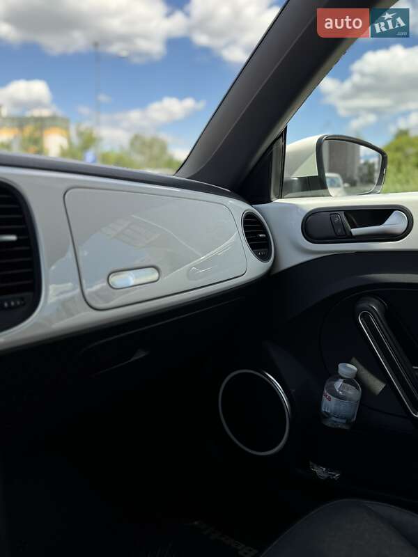 Хэтчбек Volkswagen Beetle 2012 в Киеве фото 9 Хэтчбек Volkswagen Beetle 2012 в Киеве