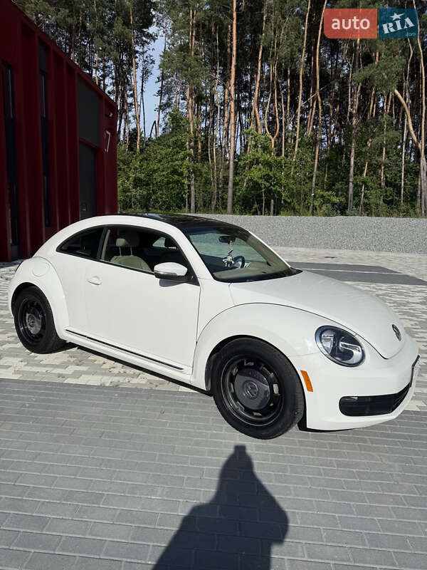 Хэтчбек Volkswagen Beetle 2013 в Львове
