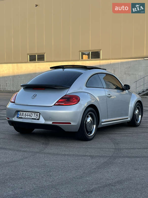 Хэтчбек Volkswagen Beetle 2012 в Киеве