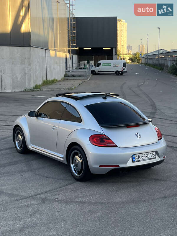Хэтчбек Volkswagen Beetle 2012 в Киеве