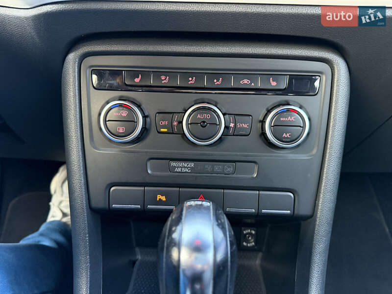 Хетчбек Volkswagen Beetle 2013 в Чернівцях