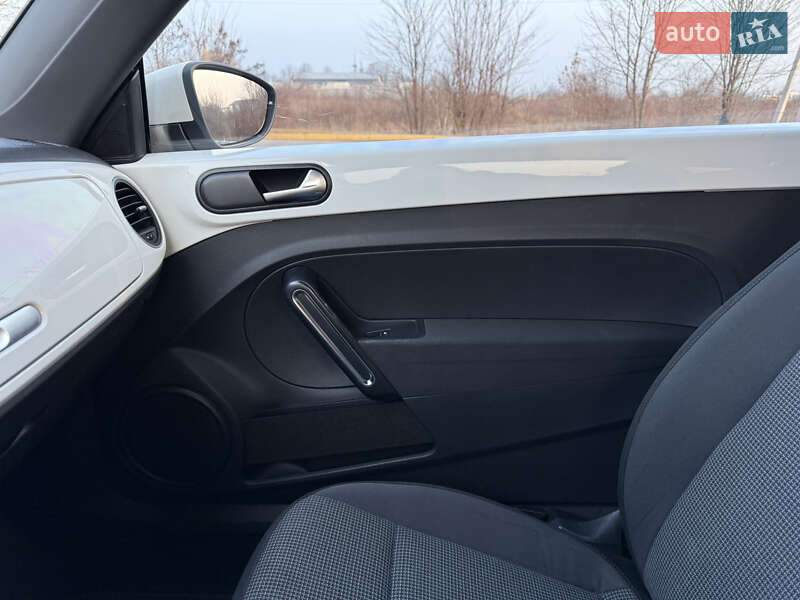 Хетчбек Volkswagen Beetle 2013 в Чернівцях