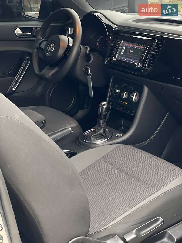 Хэтчбек Volkswagen Beetle 2012 в Киеве фото 12 Хэтчбек Volkswagen Beetle 2012 в Киеве