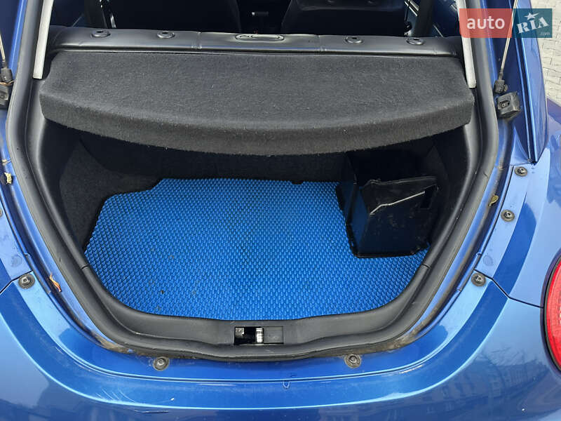 Хетчбек Volkswagen Beetle 2003 в Києві фото 22 Хетчбек Volkswagen Beetle 2003 в Києві