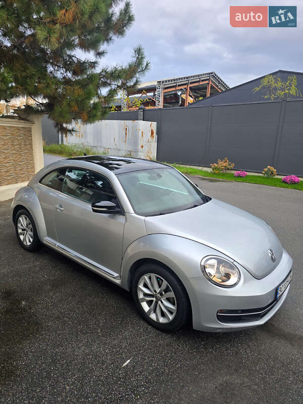 Хэтчбек Volkswagen Beetle 2014 в Киеве фото Хэтчбек Volkswagen Beetle 2014 в Киеве