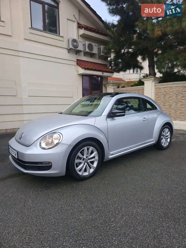 Хэтчбек Volkswagen Beetle 2014 в Киеве фото 5 Хэтчбек Volkswagen Beetle 2014 в Киеве