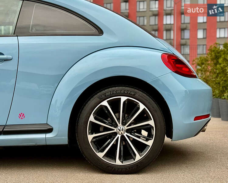 Хэтчбек Volkswagen Beetle 2015 в Киеве