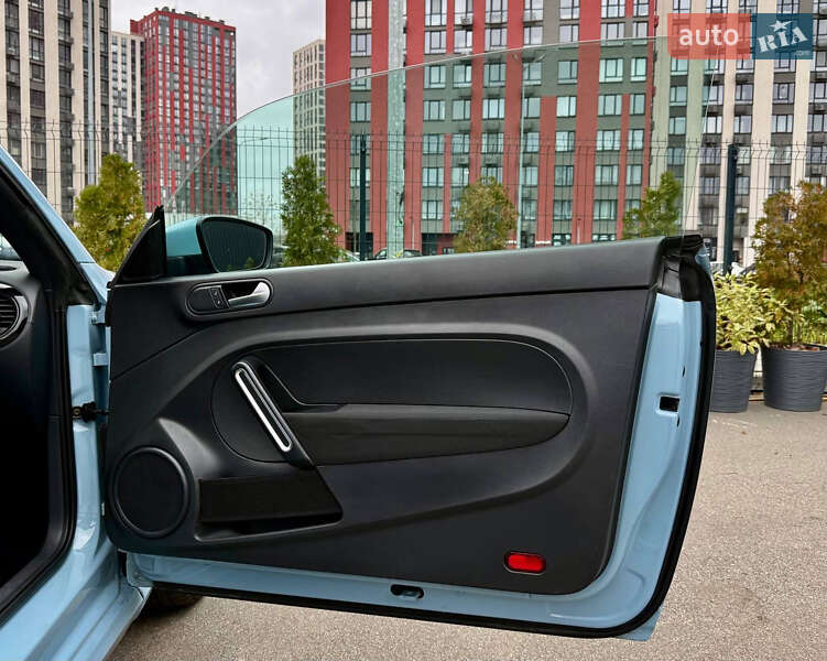 Хэтчбек Volkswagen Beetle 2015 в Киеве