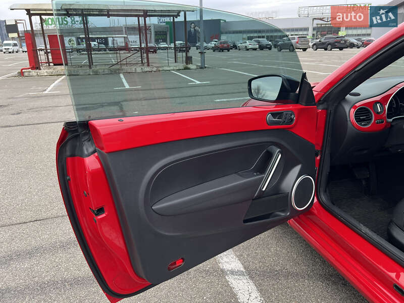 Хэтчбек Volkswagen Beetle 2016 в Киеве