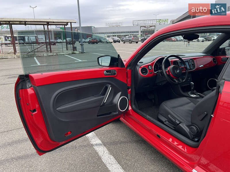 Хэтчбек Volkswagen Beetle 2016 в Киеве