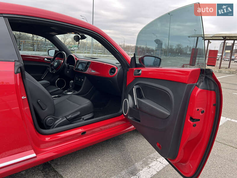 Хэтчбек Volkswagen Beetle 2016 в Киеве