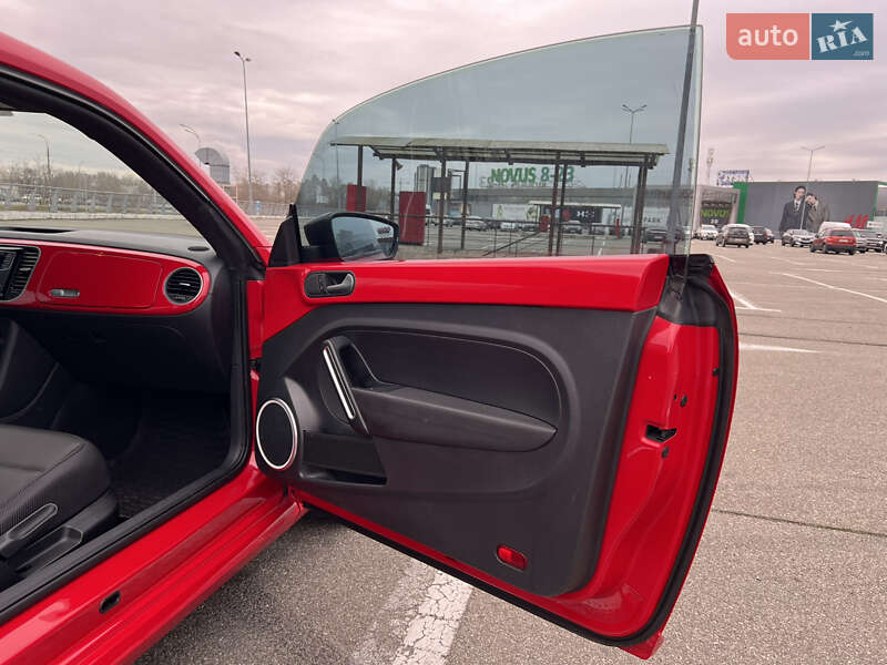 Хэтчбек Volkswagen Beetle 2016 в Киеве