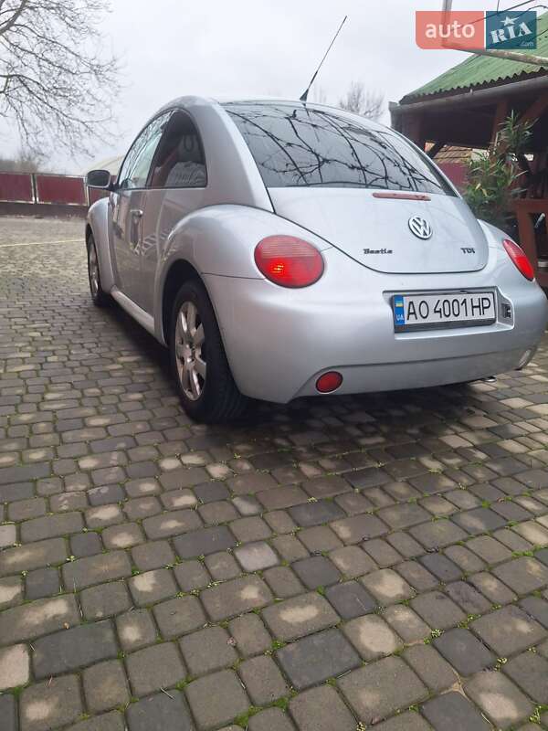 Хетчбек Volkswagen Beetle 2002 в Ужгороді
