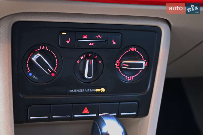 Хэтчбек Volkswagen Beetle 2013 в Кременчуге