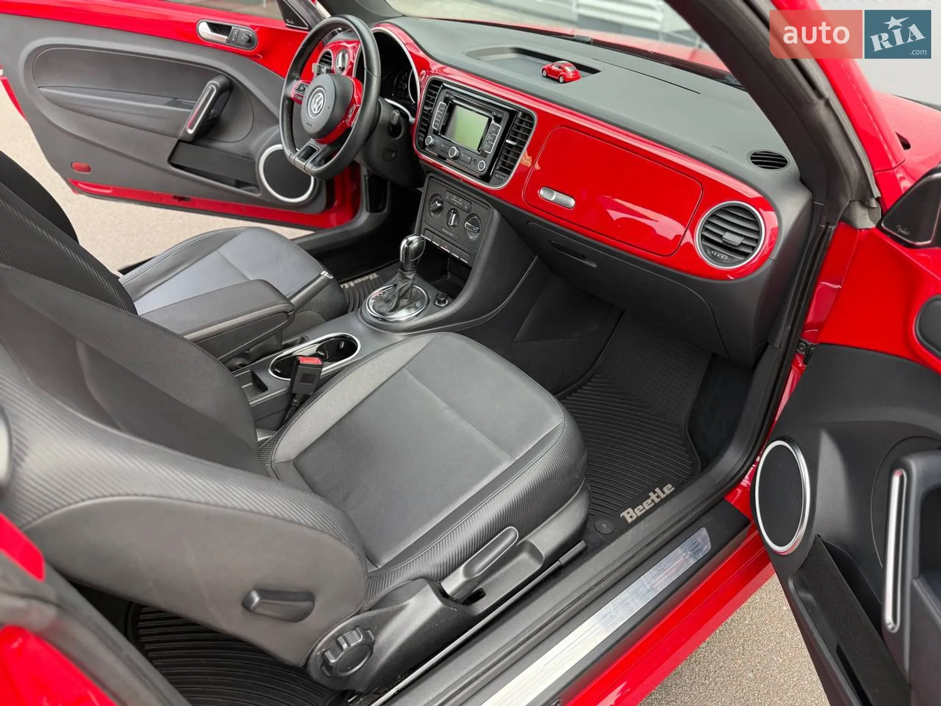 2012 Volkswagen Beetle - мініатюра 11