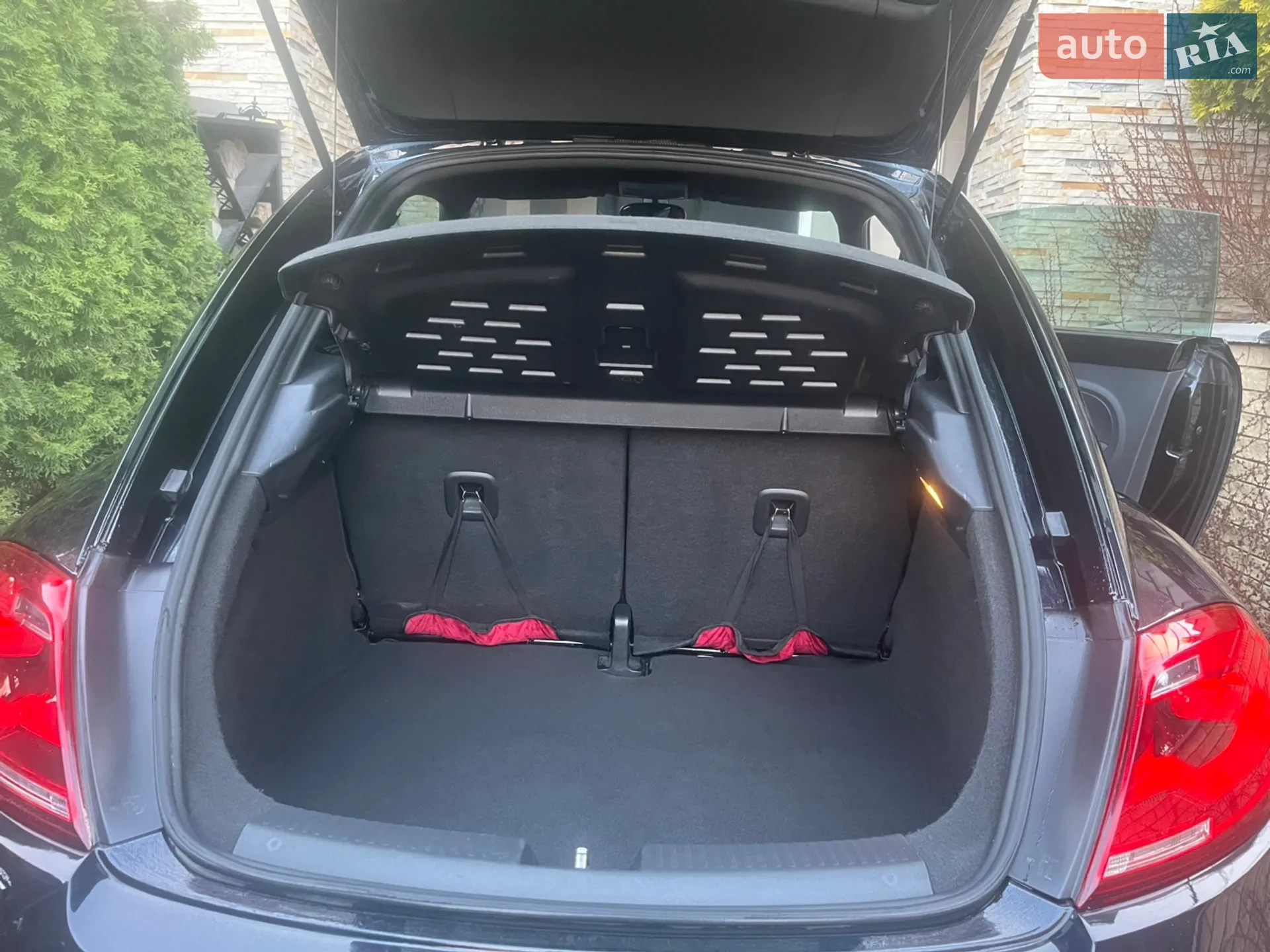 2014 Volkswagen Beetle - мініатюра 24