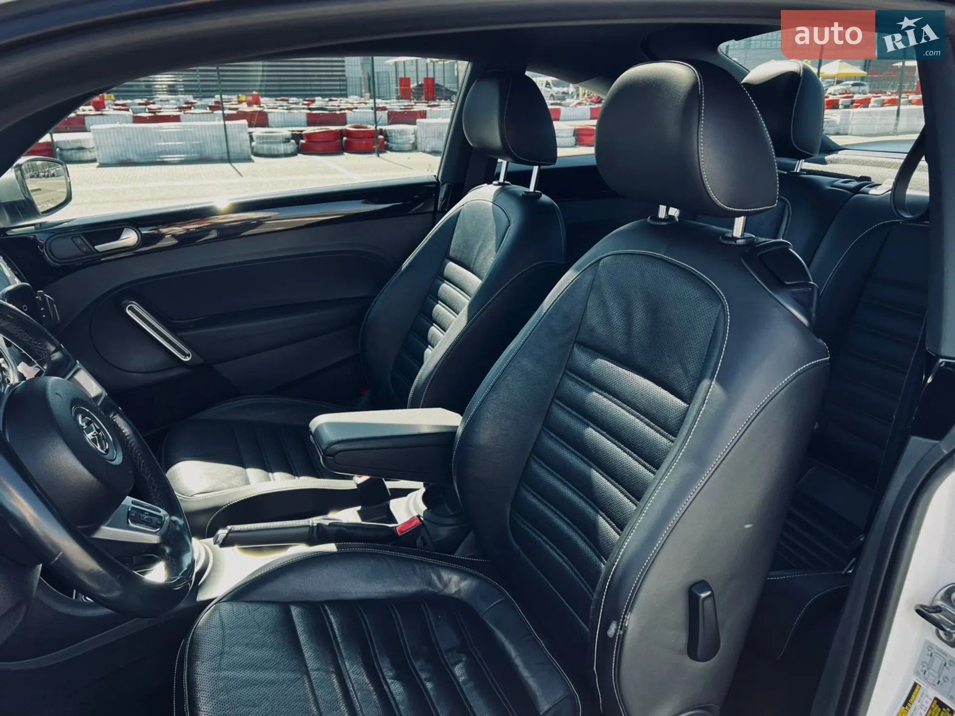 2014 Volkswagen Beetle - мініатюра 23