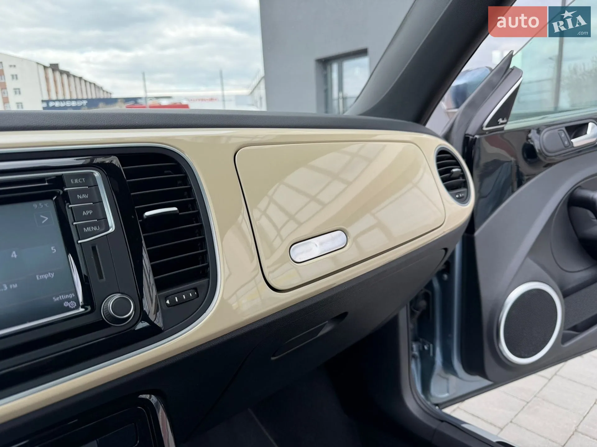 2018 Volkswagen Beetle - мініатюра 36