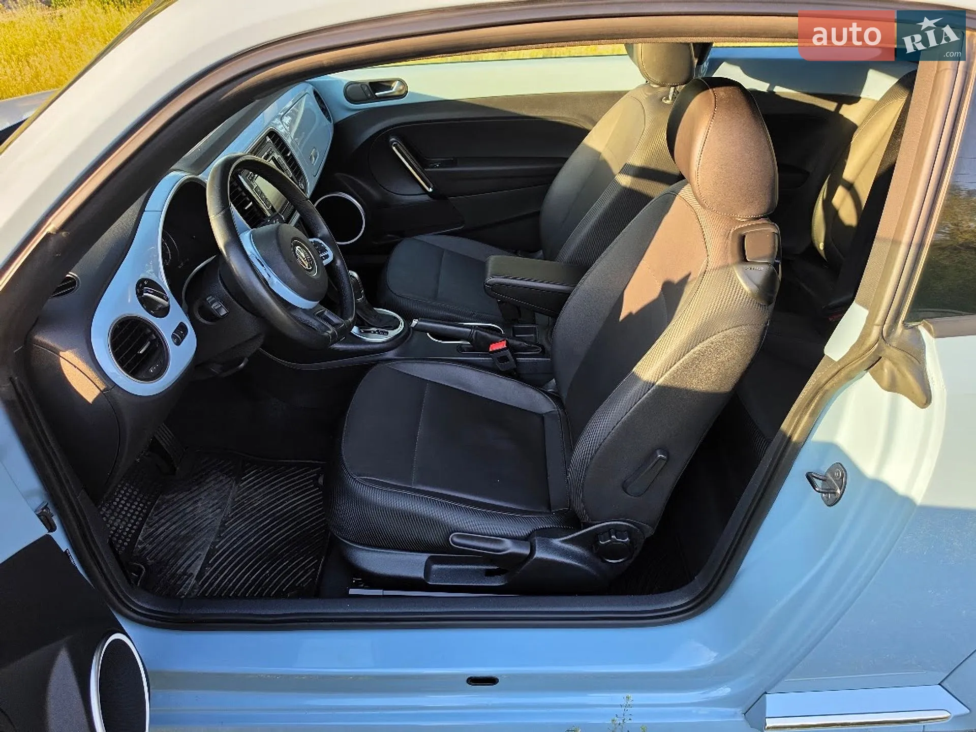 2014 Volkswagen Beetle - мініатюра 20
