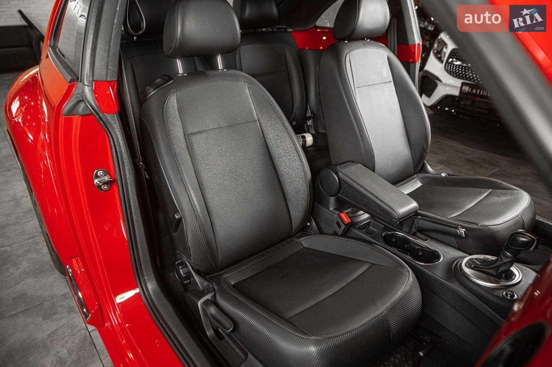 2014 Volkswagen Beetle - мініатюра 36