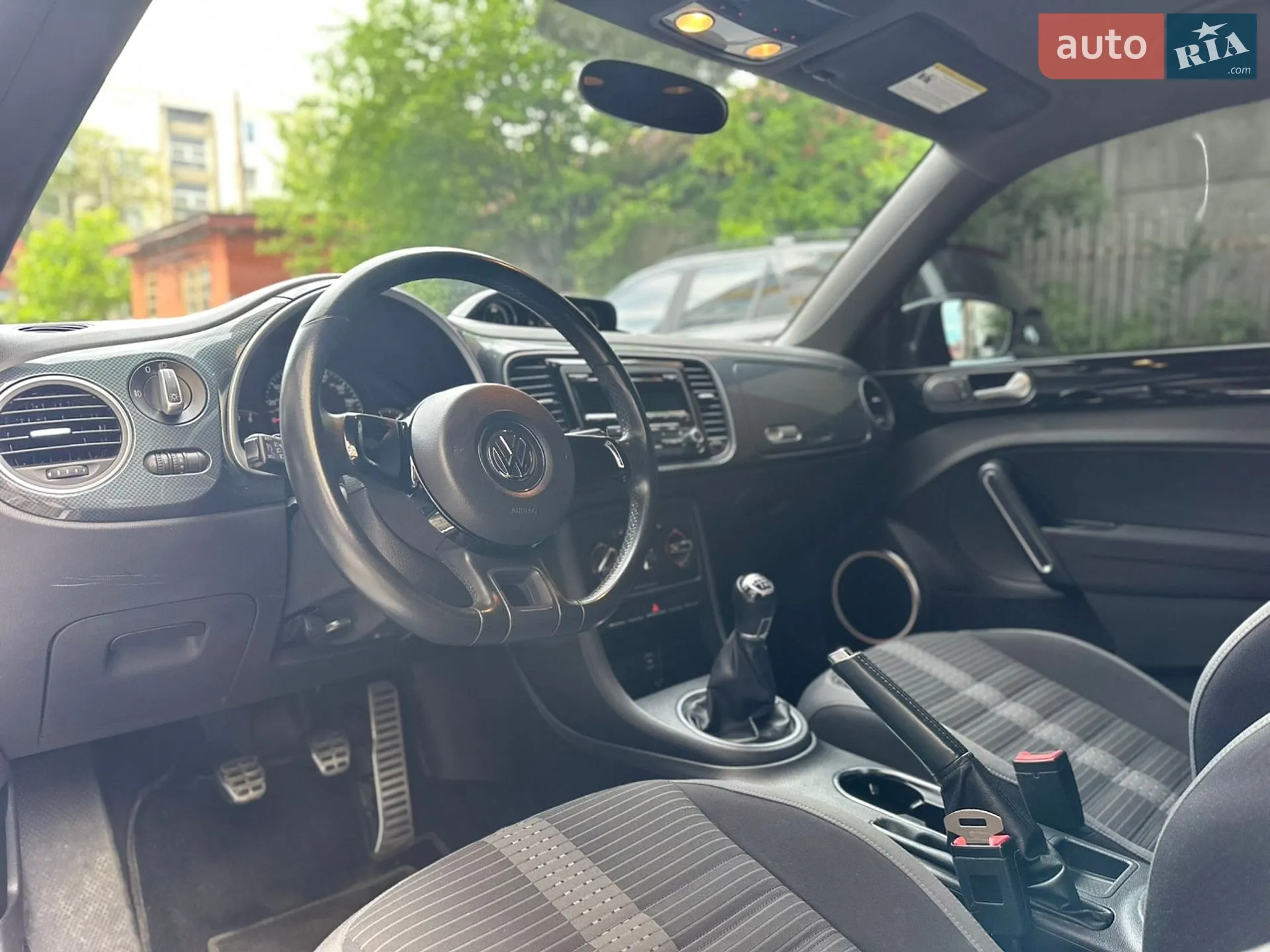 2012 Volkswagen Beetle - мініатюра 12