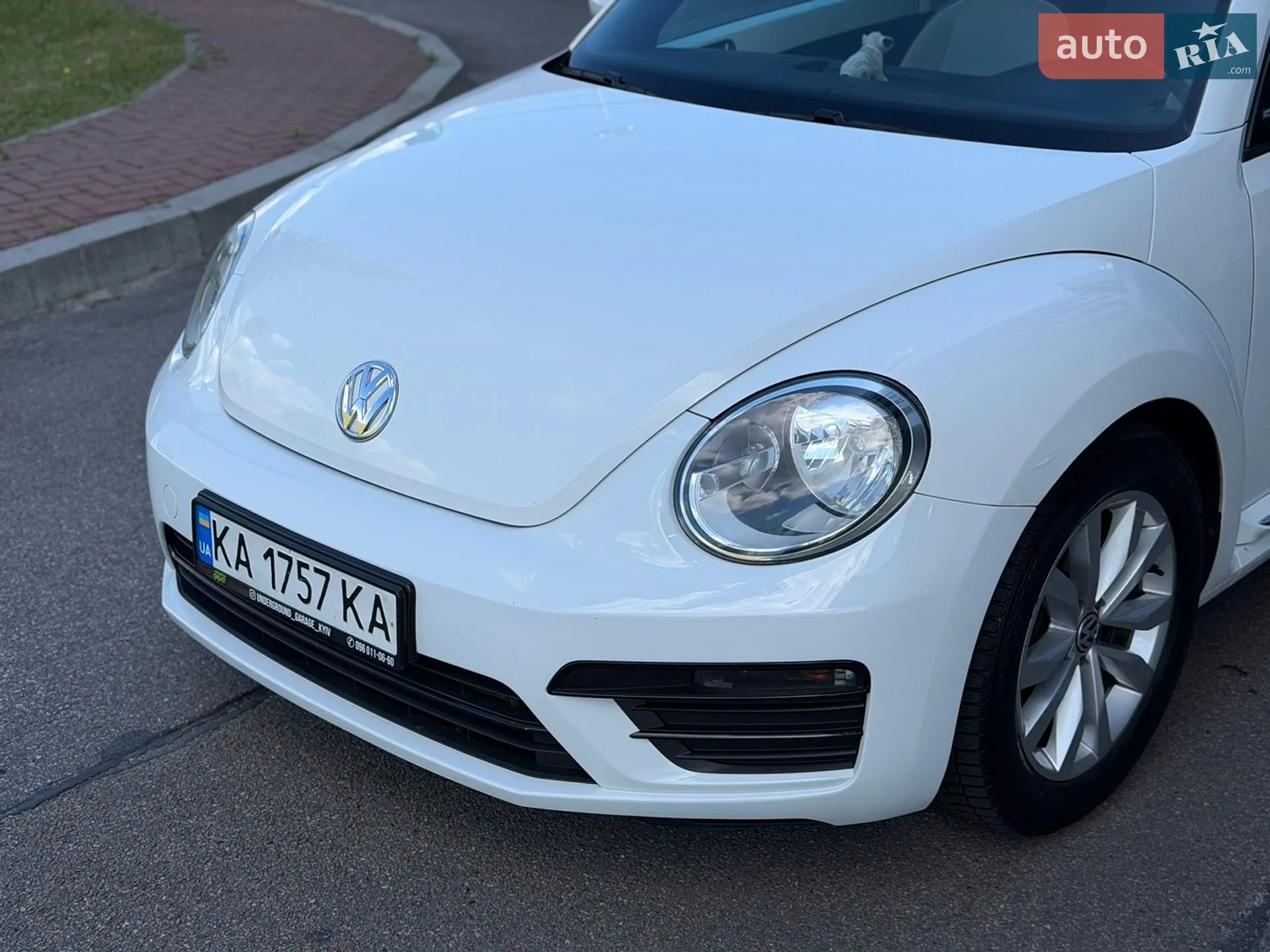 2017 Volkswagen Beetle - мініатюра 4